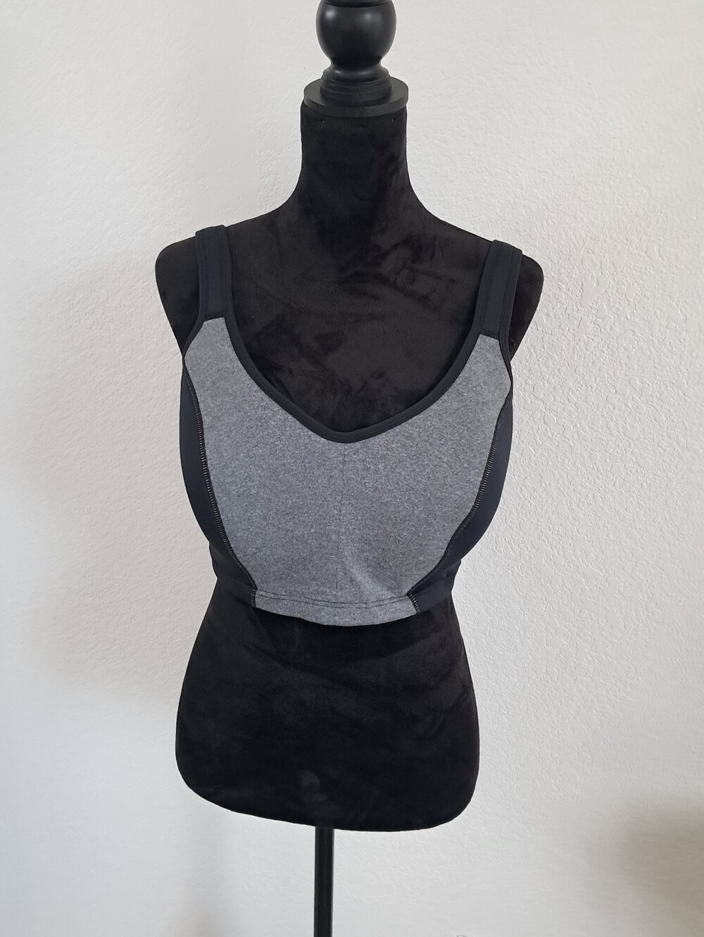 BCG Sports Bra 42DD Black Gray Underwire Hook Eye Wide Strap Gym Activewear